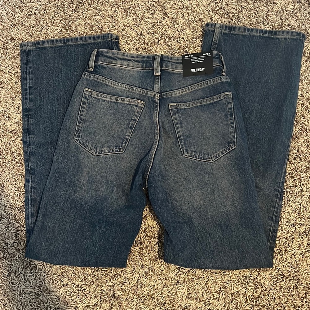 Glow Weekday Jeans